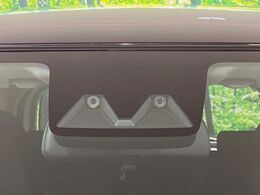 【スマートアシスト】走行中に前方の車両等を認識し、衝突しそうな時は警報とブレーキで衝突回避と被害軽減をアシスト。より安全にドライブをお楽しみいただけます。