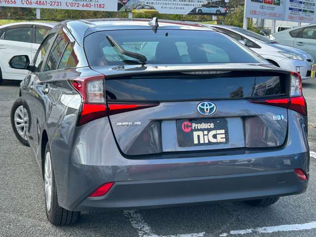 気になるお車がございましたらまずは072-696-2711までお問い合わせ下さい♪詳しいお車の内容やローンの審査などは当店LINE（＠001gdzcj）より簡単に審査・商談が可能となります！！