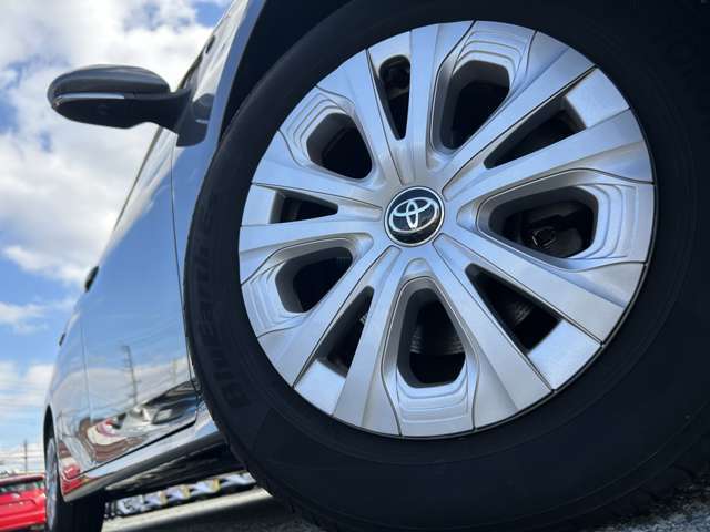 純正15インチアルミホイール！