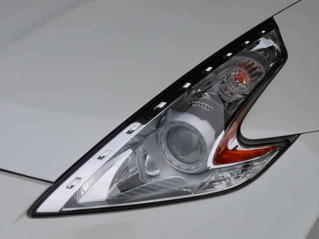 ヘッドライトも曇りなく綺麗な状態になります。