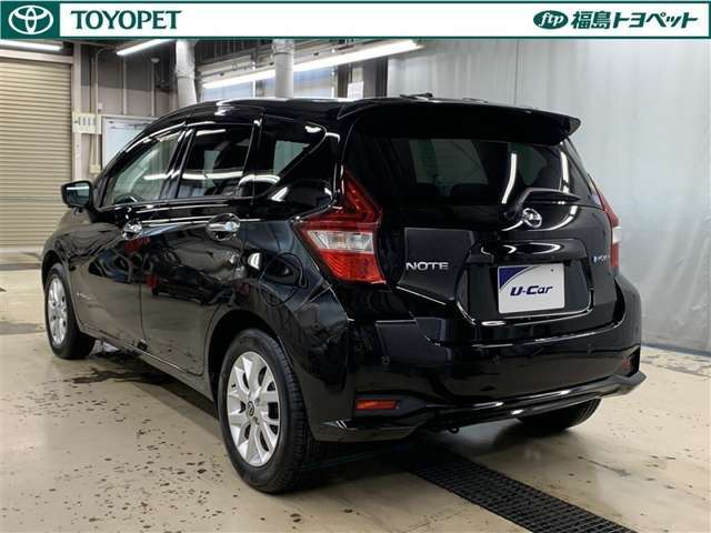 中古車の総合評価や内外装の状態などをひと目でわかるよう、トヨタ車のプロの検査員が実施した「車両検査証明書」をご用意しています。