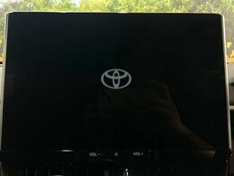 【10.5インチ　ディスプレイオーディオ】大画面のディスプレイはAppleCarPlayやAndroidAutoが利用可能。大きな画面でスマホナビアプリ等が利用いただけます♪