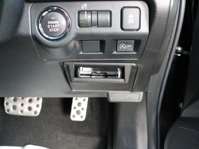 ETCももちろん装備！いまや無い車はないのではないかというくらいですがこちらも例外ではなく装備されております！後からつける手間もお金もかからず高速もスイスイなので友達・家族と遠出も楽しくなるはずです！