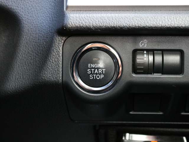 プッシュスタート付き！ボタン一つでエンジン始動☆