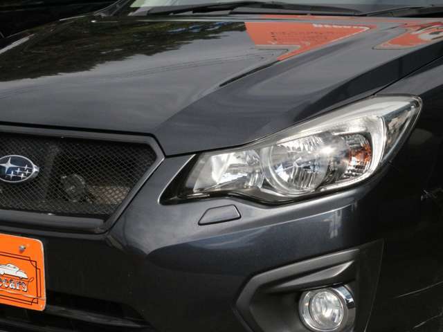 黄ばんでいてはカッコ悪いので全車ヘッドライトは磨いてあります！これだけで年式が新しく感じます！！