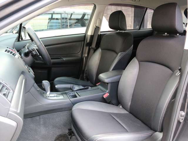 ハーフレザーシート装備☆内装ももちろんクリーンナップ済みですので気持ちよくお使いいただければと思います！