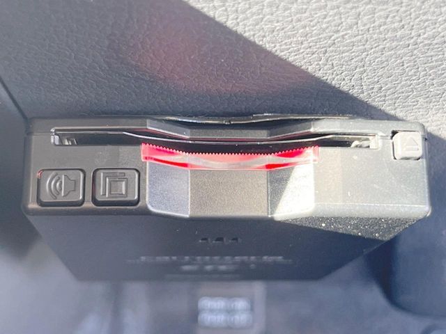 【ETC】高速道路の料金所をストレスなく通過！話題のスポットやサービスエリアに多い「スマートIC」利用時は必須のアイテムです。当店でセットアップを実施、ご納車当日からすぐにご利用いただけます！