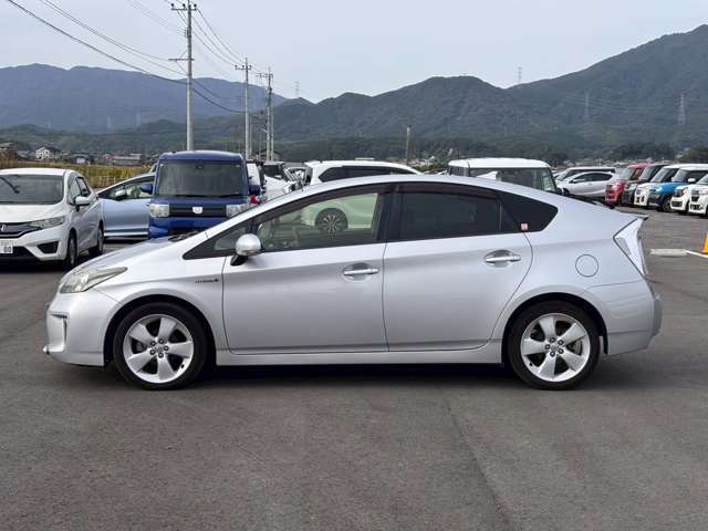 ★画像や動画を見ただけでお車の検討を進める事に抵抗がある方でも気軽に利用できるオンライン商談ならお車の検討はもちろん営業担当や店舗の様子も生中継でご覧いただけますので安心してお車をご検討頂けます。