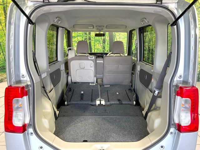 普段のお買い物や通勤、送迎等に十分な荷室スペースを確保しております。セカンドシートを倒すと、大きな荷物の積載も可能です♪