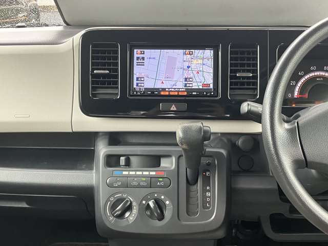 JU富山では中古車選びをされる方がJUショップで安心して中古車をご購入いただけるよう、「修復歴なし」でかつ「走行メーター異常なし」の中古車に対し「JU富山鑑定証」を発行しております！