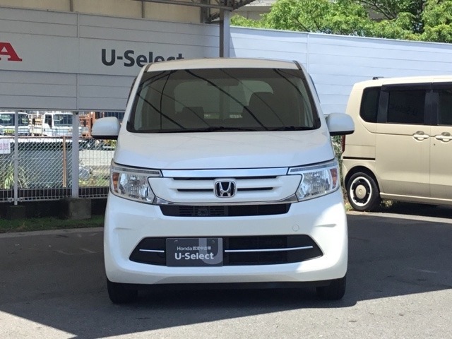 お客様に安全で快適なカーライフをお送りいただくために、中古車にも高いレベルの品質基準を設け、その基準に従って、全ての中古車について納車前整備を実施しています。