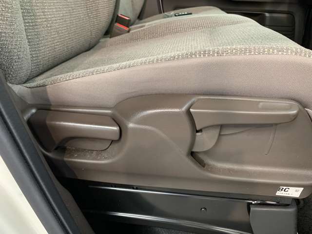 運転席のポジション変更可能！ご自身の運転しやすいポジションでの運転が可能です！