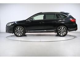 乗用車の快適性、SUVの走破性、ステーションワゴンの積載性を兼ね備えています。