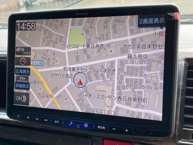 アルパイン11型フローティングナビ搭載。最新型のナビへの交換も可能です。
