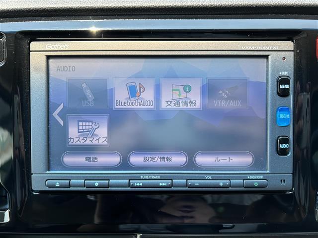こちらオーディオ周りの写真になります。動作確認済みです。詳しい機能に関しましては装備欄を確認ください。車によっては多機能なナビなど、充実したオーディオがついている車両もあります。