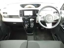 室内は高さがありゆったり座れます＾ー＾