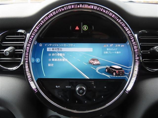 クラシックトリム/LCIモデル/デジタルパッケージプラス/液晶メーター/ACC/MINIドライビングモード/MINIナビID6/Bカメラ/BTオーディオ/ミラーETC/LEDヘッド/Pアシスト/禁煙車/