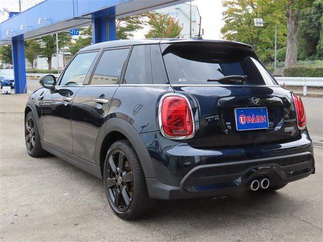 クラシックトリム/LCIモデル/デジタルパッケージプラス/液晶メーター/ACC/MINIドライビングモード/MINIナビID6/Bカメラ/BTオーディオ/ミラーETC/LEDヘッド/Pアシスト/禁煙車/