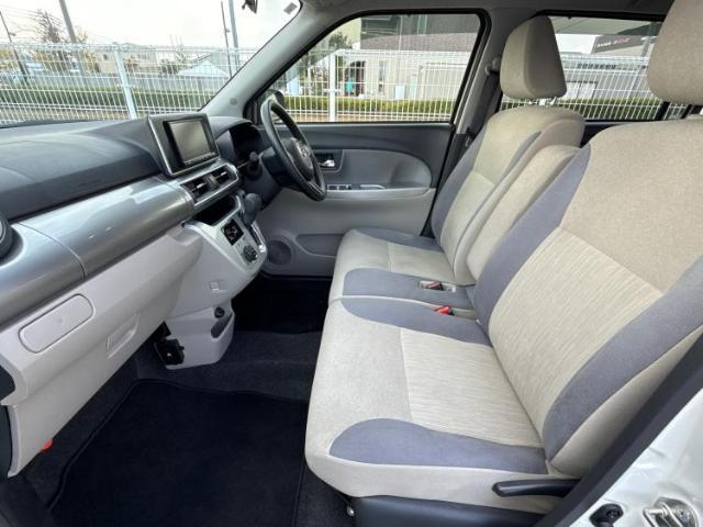 WECARSでは各商談席に大型モニターをご用意しております！見やすい大画面でゆったりと全国の在庫をご覧いただけます！是非ご来店お待ちしております！