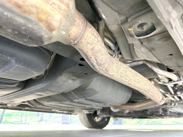 お車を安心してお乗りいただく為には、足回りの定期点検が欠かせません。サービスサポート（有償保証）では無料点検もご提供しており、安心のカーライフをお過ごしいただけるサポート体制が整っています。