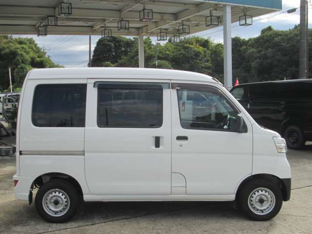 全車自社買付担当による直接仕入・直接買取車なので他店に負けない低価格でご提供しております！また遠方のお客様には格安納車サービスもございます！