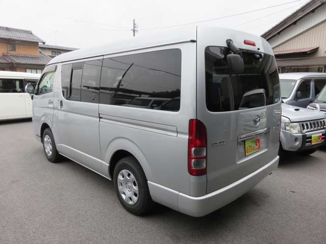 自社では板金塗装ブースも完備しておりますので車体の＊擦り傷＊へこみなどもしっかりと修理させていただいております！