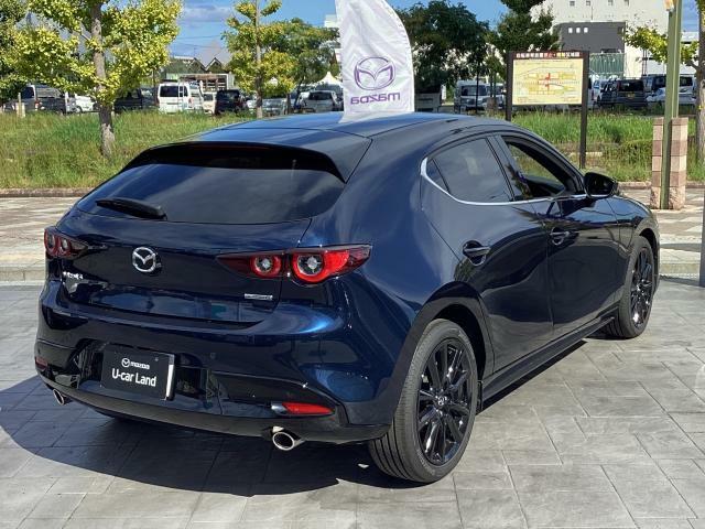 引き算の美学によるシンプルながらも豊かな生命感あるMAZDA3の姿をご覧ください。