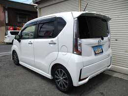 気になる日差しもカット・・・『スモークドガラス』装着車です♪