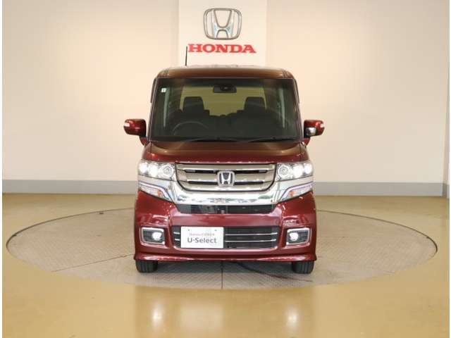 「自動車保険」と「あんしん特典」がひとつになったHondaのお店ならではの保険プランです。お客様のカーライフにより一層の安心をプラスします。