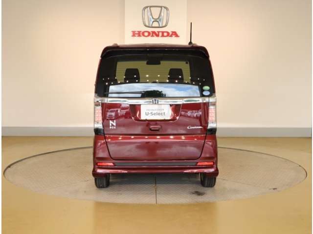 当社では安心してお乗り頂ける様に全車に1年間・走行距離無制限のホッと保証を無料でを付けしています。