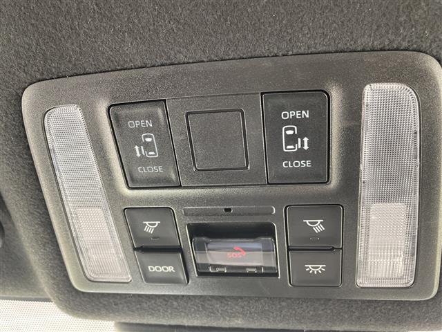 【後部座席操作部】『後部座席周辺の装備』の画像になります。写真の内容に関してご不明点、ご質問等がございましたらお気軽にガリバー店舗までお問い合わせください。