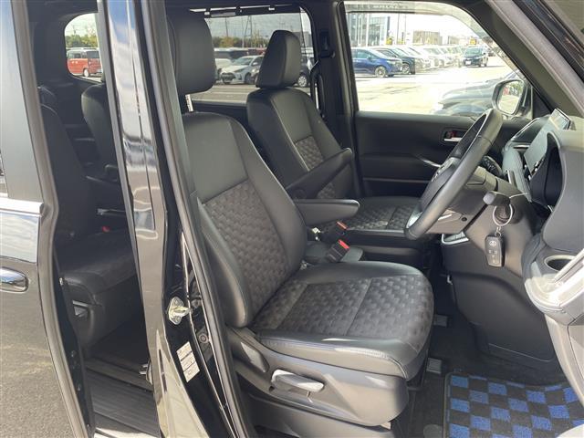 【運転席】『運転席周辺』の画像になります。写真の内容に関してご不明点、ご質問等がございましたらお気軽にガリバー店舗までお問い合わせください。