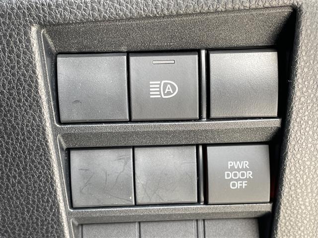 【運転席操作部】『運転席周辺の装備』の画像になります。快適なドライブを楽しむための機能が装備されています！運転席から触れるので使いやすいです！