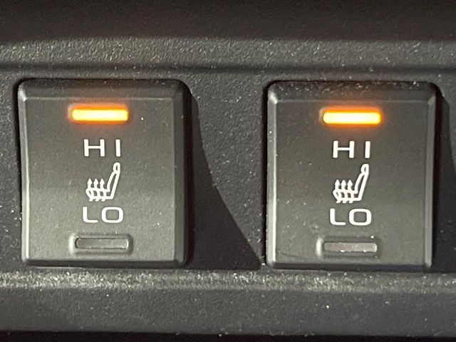 【シートヒーター】寒い日に重宝するシートヒーター！エアコンより早く温まってくれるので寒がりの人も安心ですね♪エアコンの温風は乾燥するから苦手、という方にもをおすすめです。