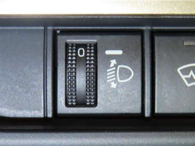 光軸調整ダイヤルを装備しております。