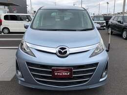 天候に左右されないショールーム内でお車を見て頂くこともできます♪♪ご希望のお車が外にありましたらスタッフにお申し付けください。