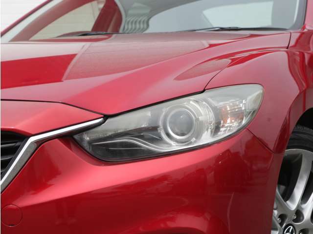 黄ばんでいてはカッコ悪いので全車ヘッドライトは磨いてあります！これだけで年式が新しく感じます！！