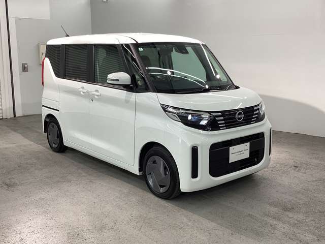 日産大阪の中古車は、UCARS各店舗において4時間以上をかけ、1台1台入念なクリーニングを行っています。だから、グッドコンディションに仕上がった展示車が勢ぞろい！