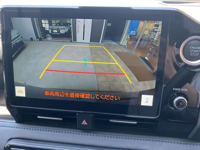 バックモニター付き　ガイド線もあるので駐車も安心です☆