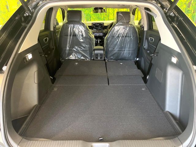 普段のお買い物や通勤、送迎等に十分な荷室スペースを確保しております。セカンドシートを倒すと、大きな荷物の積載も可能です♪