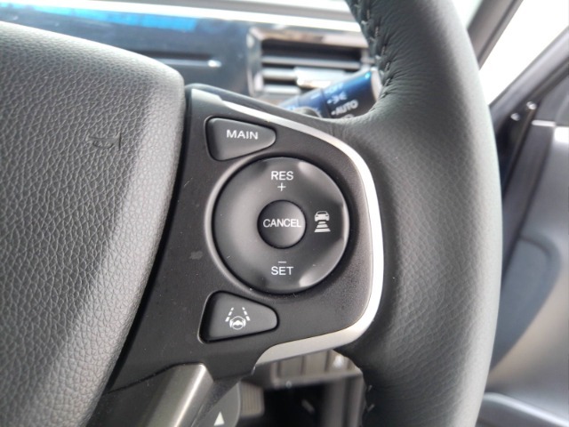 多彩な安心・快適機能を搭載した先進の安全運転支援システムのHonda　SENSINGを搭載しております。
