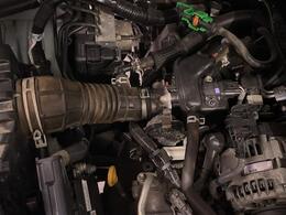 【エンジンルーム】エンジンの調子は良好です！ご納車前にはしっかりとオイル交換・その他油種類の点検補充をさせて頂きます。また、ガリバーでは修復歴のある車は販売いたしません。