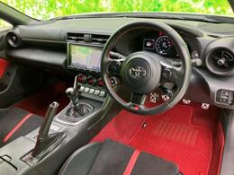 「この車の写真をもっと見たい」「状態が気になる」「この装備はついている？」どんな小さな疑問でもお気軽にお問い合わせください！