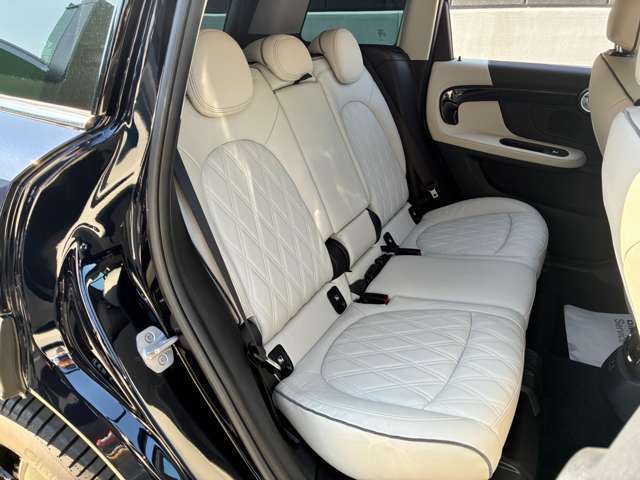 BMWの大きなシートは疲れにくく、搭乗者を包み込んでくれる安心感が御座います。