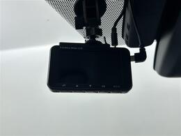 【バックミラー】大きくて見やすいので、後方を見るときも安心です！