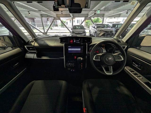 アイポイントが高く見晴らしの良い運転席です！
