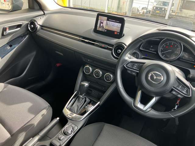 ★鑑定書付きで安心★第三者機関（JAAA日本自動車鑑定協会）のプロ鑑定士によって車輌状態の細かな部分まで鑑定を行なっています！中古車の不安も解消され安心できますね！