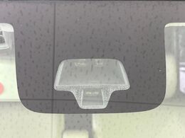 【スズキ　セーフティサポート】走行中に前方の車両等を認識し、衝突しそうな時は警報とブレーキで衝突回避と被害軽減をアシスト。より安全にドライブをお楽しみいただけます。