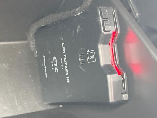 【ETC】高速道路の料金所をストレスなく通過！話題のスポットやサービスエリアに多い「スマートIC」利用時は必須のアイテムです。当店でセットアップを実施、ご納車当日からすぐにご利用いただけます！