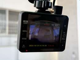 メモリ付パワーシート/スペアタイヤ/PWR・ECT・SNOWモード/オートリトラクタブルミラー/ウッドコンビステアリング/ステリングスイッチ/リア電動サンシェード